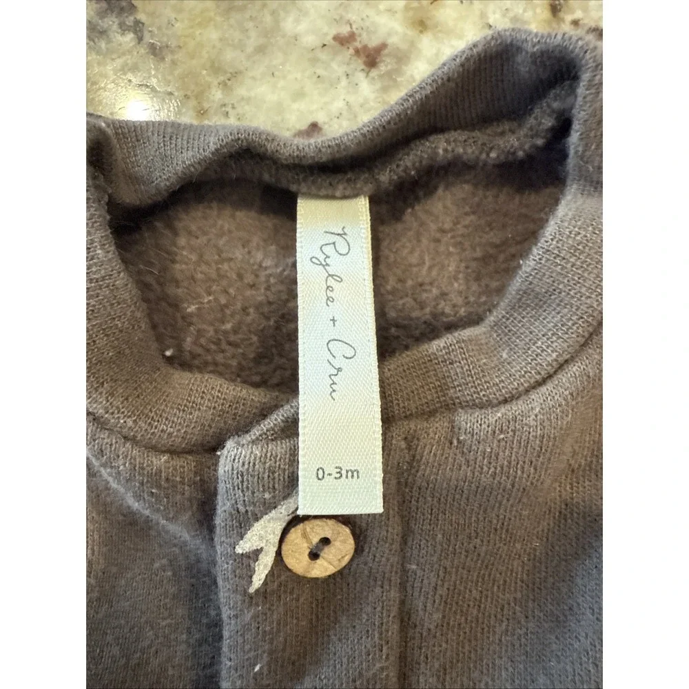 RYLEE‎ + CRU Winter Scenic Sleeper Size 0-3  Button Up. Thick. 4180